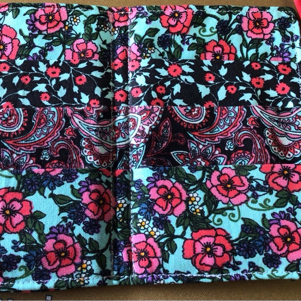 Floral Black and Red Fabric with Ribbon Tea Wallet - Picture 2 of 3